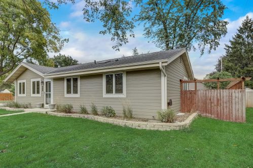 1711 Center Rd, Waukesha, WI 53189-7302