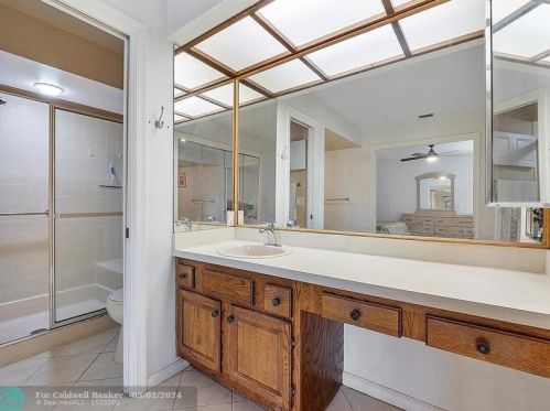 5293 Stonybrook Ln, Boynton Beach FL  33437-1616 exterior