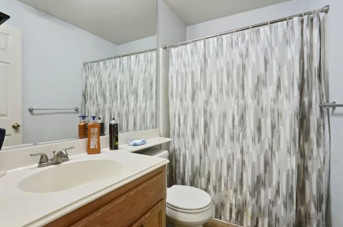 1804 Elleby Ct, Modesto CA  95355-8658 exterior