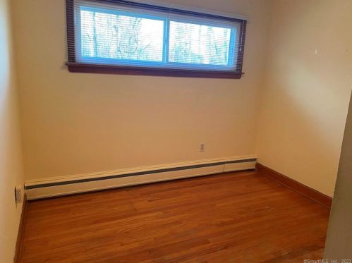 90 Pineridge Dr, Waterbury CT  06716-3134 exterior