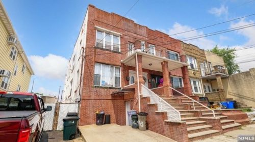 363 Avenue A, Bayonne, NJ 07002-1329