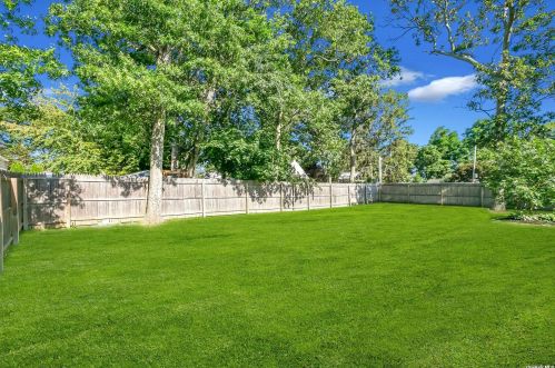 237 Woodycrest Dr, Holtsville NY  11742-1760 exterior