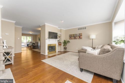 405 Franklin Ct, Collegeville PA  19426-2246 exterior