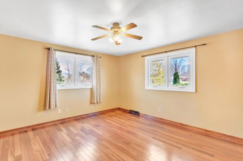 786 Decorah Rd, West Bend WI  53095-8112 exterior