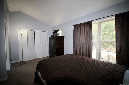 73 Manchester Rd, Rock Hill NY  12775-6112 exterior