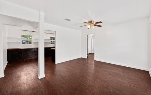 3202 Dolphin Dr, Austin TX  78704-6027 exterior