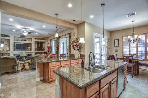 2562 Lantana Dr, Chandler, AZ 85286-2440