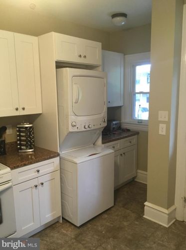 407 College Ave, Lancaster PA 17603-3319 exterior