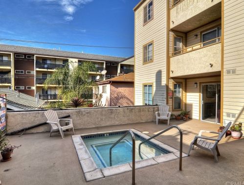 645 Chestnut Ave, Long Beach CA 90802-1208 exterior