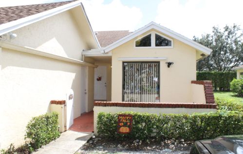 606 Maplewood Dr, West Palm Beach, FL 33415-1466