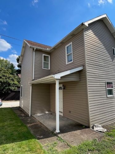 233 Fairview Ave, South Connellsville, PA 15425-3736
