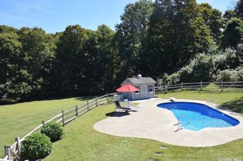 7 Woodway Rd, Lewisboro, NY 10590-1612