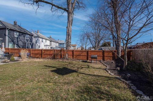 535 Front St, Green Brook NJ  08812-1009 exterior