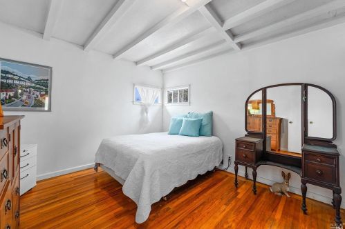 1233 Gloria Dr, Santa Rosa CA 95407-7483 exterior