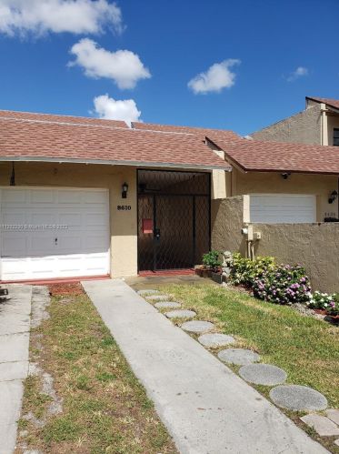 8610 103rd Ave, Miami, FL 33173-3958