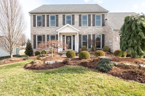 2079 Stagecoach Dr, Library, PA 15129-8891
