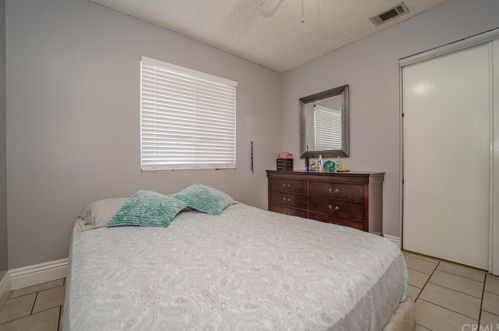 785 Award Dr, Colton CA 92324-2675 exterior