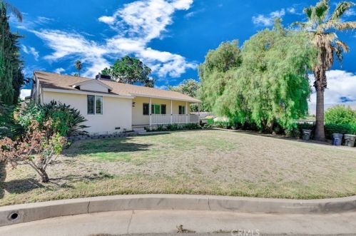 1318 Rolling Hills Rd, Redlands, CA 92374-6347