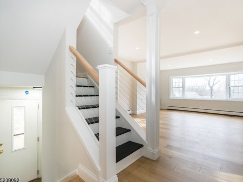 104 King George Rd, Warren NJ  07059-6955 exterior