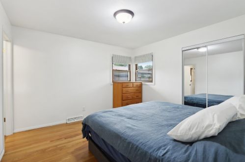 6161 Indiana Ave, Cudahy WI  53110-2846 exterior