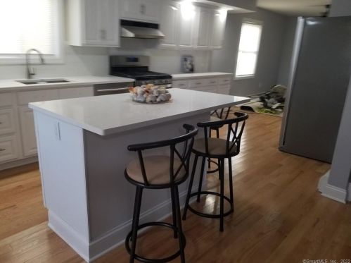 112 Naugatuck Ave, Milford CT  06460-6036 exterior