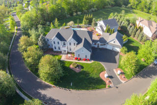 3713 Hancock Ln, Gardenville, PA