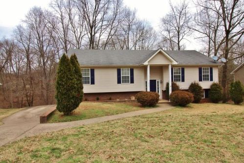 825 Leigh Ann Dr, Clarksville, TN 37042-4283