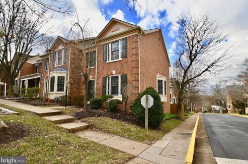6499 Milva Ln, Springfield VA  22150-4272 exterior