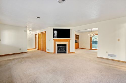 17 Brookside Dr, Mc Donald PA  15057-4401 exterior