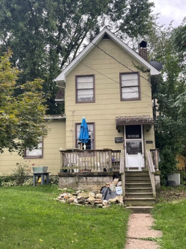 316 Iroquois Dr, New Kensington, PA 15068-2116