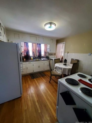 193 Park St, Stratford CT  06614-4037 exterior