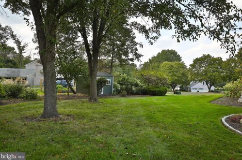 258 Aldrin Dr, Prospectville PA 19002-4101 exterior