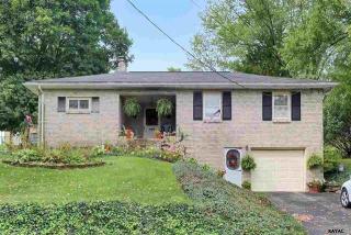 84 High St, Cross Roads, PA 17322-9029