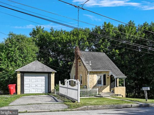 20 Elm Ave, Norristown, PA 19403-1532