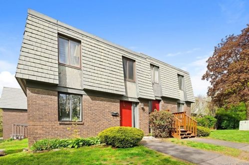 69 Trolley Crossing Ln, Middletown CT  06457-5844 exterior