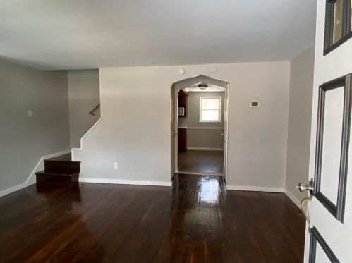 3829 Delco Rd, Pittsburgh, PA 15227-2632