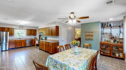 3005 Dogwood St, Beaufort SC  29906-6829 exterior