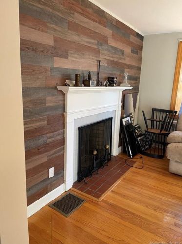 1675 Hartford Tpke, North Haven CT  06473-1246 exterior
