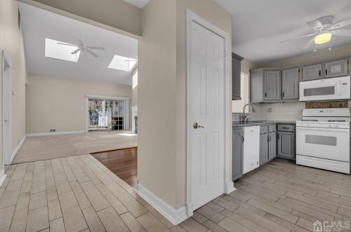 9 Portsmouth Dr, Old Bridge NJ  08857-3116 exterior