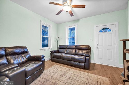 62 East St, Spring Grove PA  17362-1210 exterior