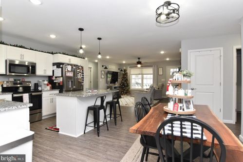 6499 Pleasant Dr, Laurel DE  19956-3298 exterior