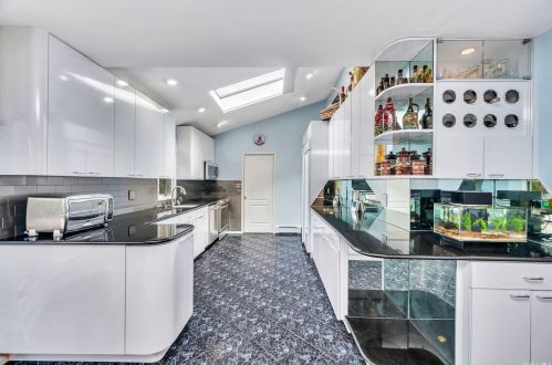 624 Caledonia Rd, Huntington Station NY 11746-5116 exterior