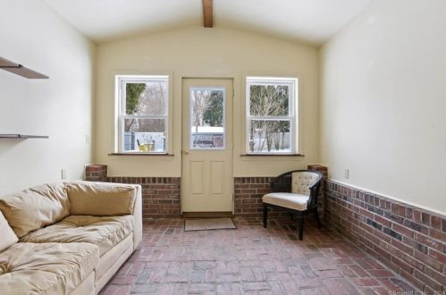 4 Fairway Ln, Norwich CT  06360-7006 exterior