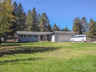 60835 Ruby Pl, Bend, OR 97702-9710