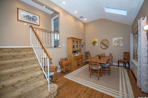 639 Peter Paul Dr, West Islip, NY 11795-3515