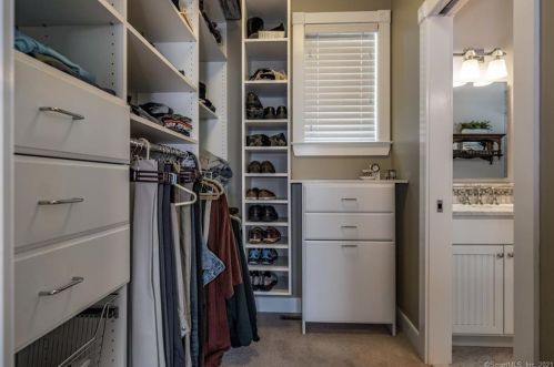 20 Jordan Cove Rd, Waterford CT  06385-3227 exterior