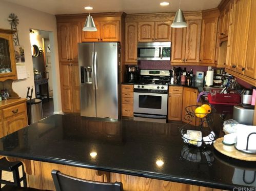 16641 Shinedale Dr, Santa Clarita, CA 91387-3270