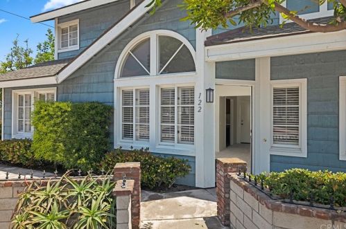 122 32nd St, Newport Beach, CA 92663-3050