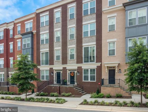 1951 Roland Clarke Pl, Herndon, VA 20191-1407