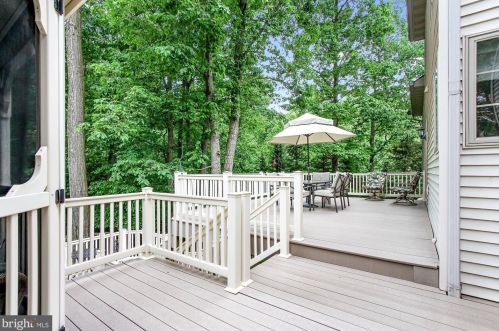 306 Deer Path Dr, Red Lion PA  17356-7800 exterior